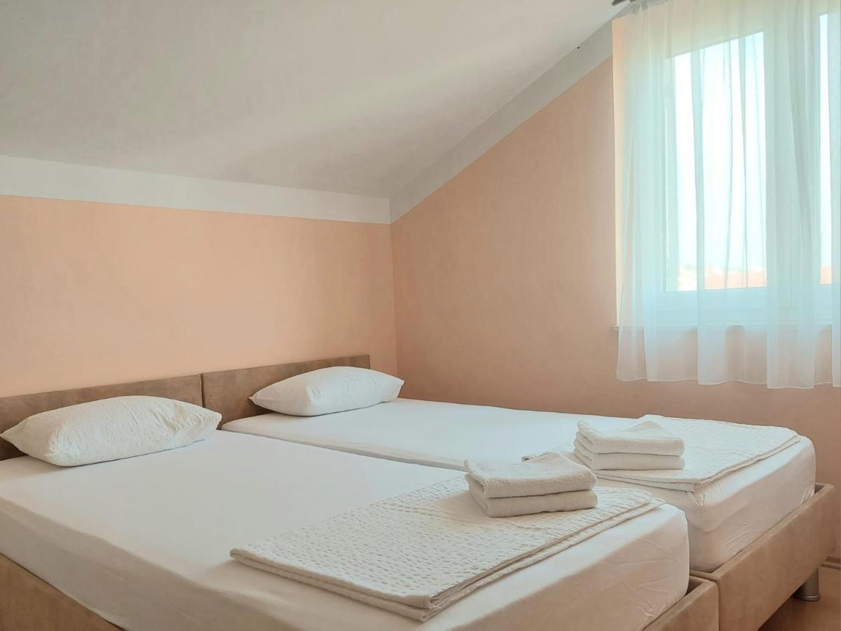 Apartments Oaza, Vrsi Mulo Exterior photo